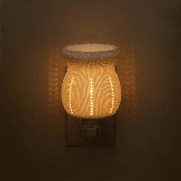 Scentsy Other - NWT washed ashore mini warmer Scentsy